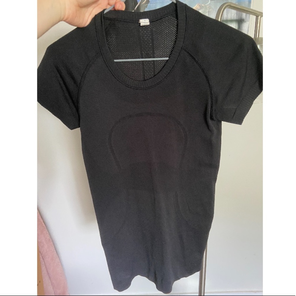 Lululemon athletic tee